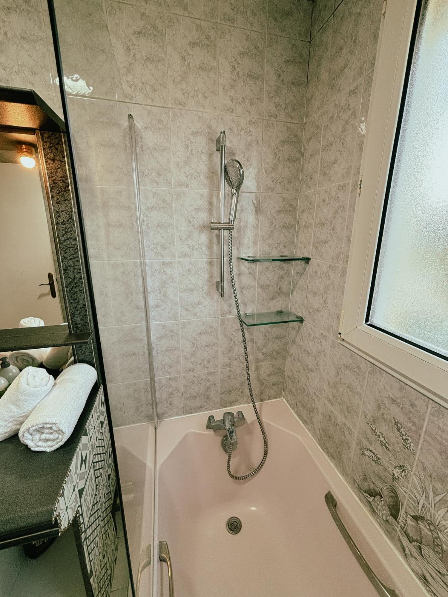 Duplex Avec Jardin - Proche Paris - Disneyland - Rer - 누와시 르 그헝 외부 사진